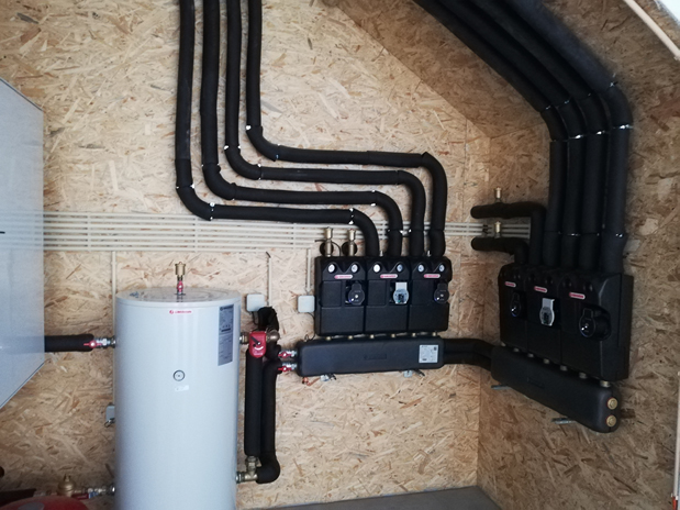 Fig. 4 – R586R distribution and control units used as interface between the heat pump and the emission systems