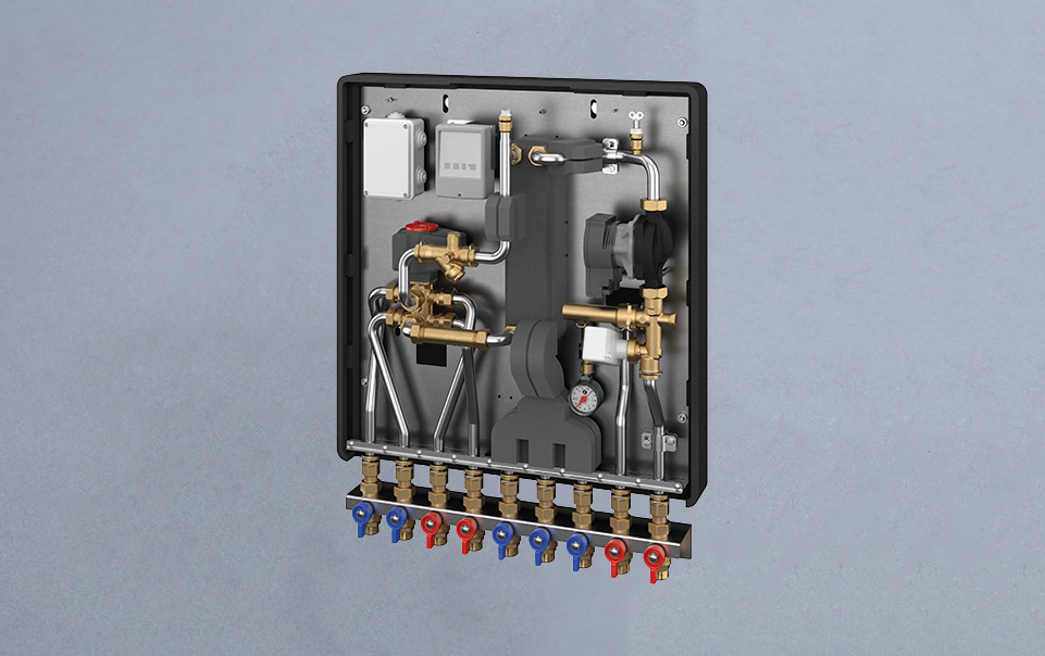 Booster plate for boiler rooms with low temperature heat pumps